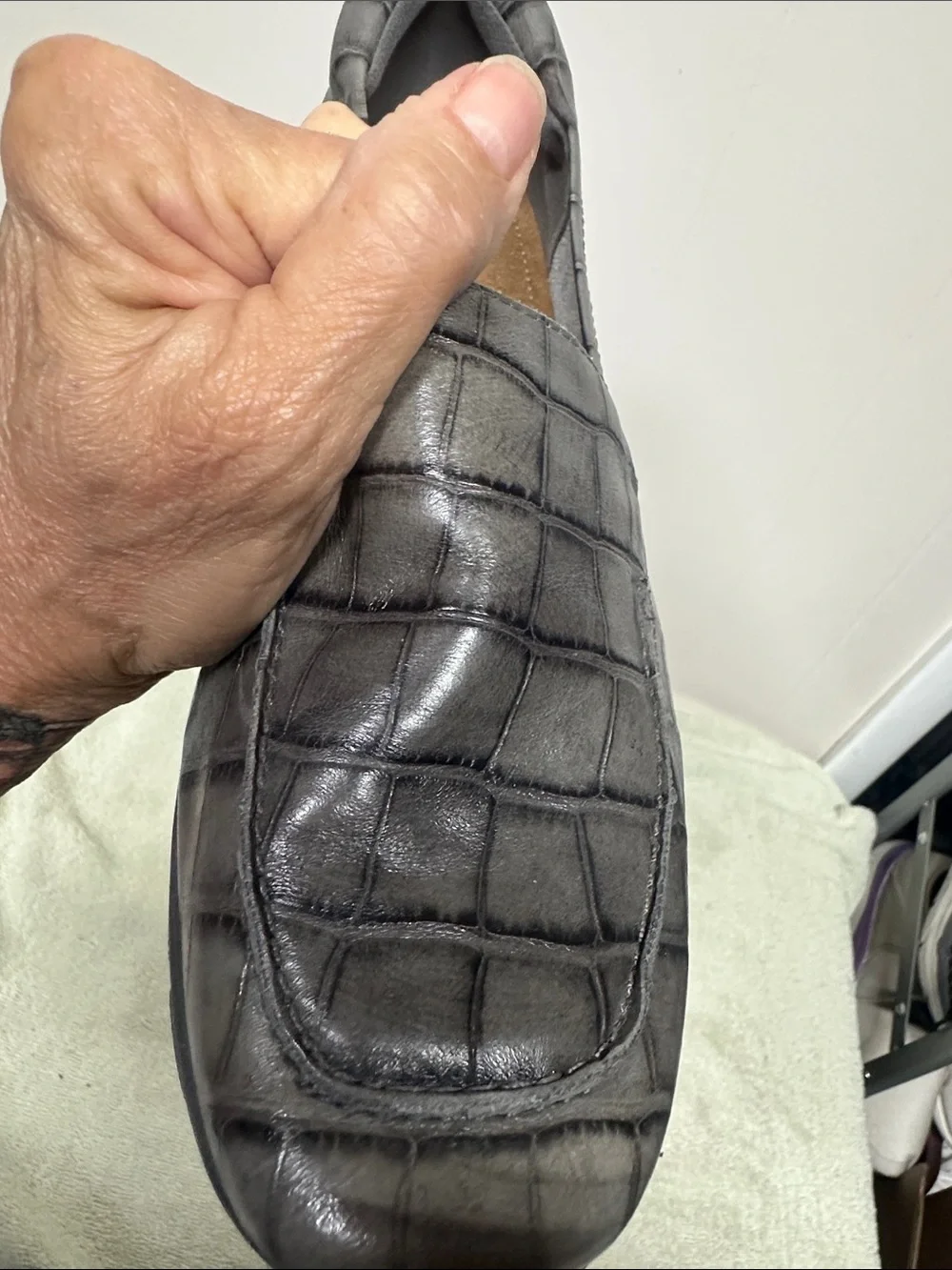 Easy Spirit croc embossed